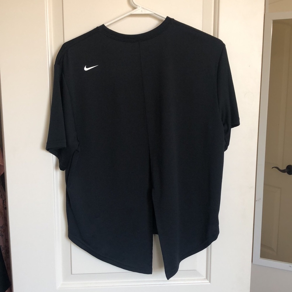 Nike top - Picture 5 of 5